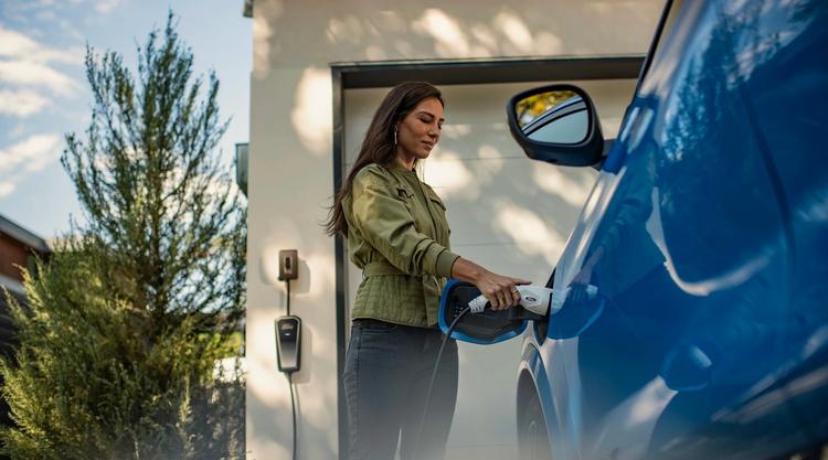 Unlocking Clean Energy Savings: Ford and TXU Energy Pioneering Smart EV Charging in Texas and Its Lessons for Island Electricity Generation